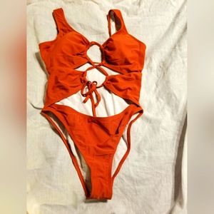Nwot super sexy strappy swim suit medium